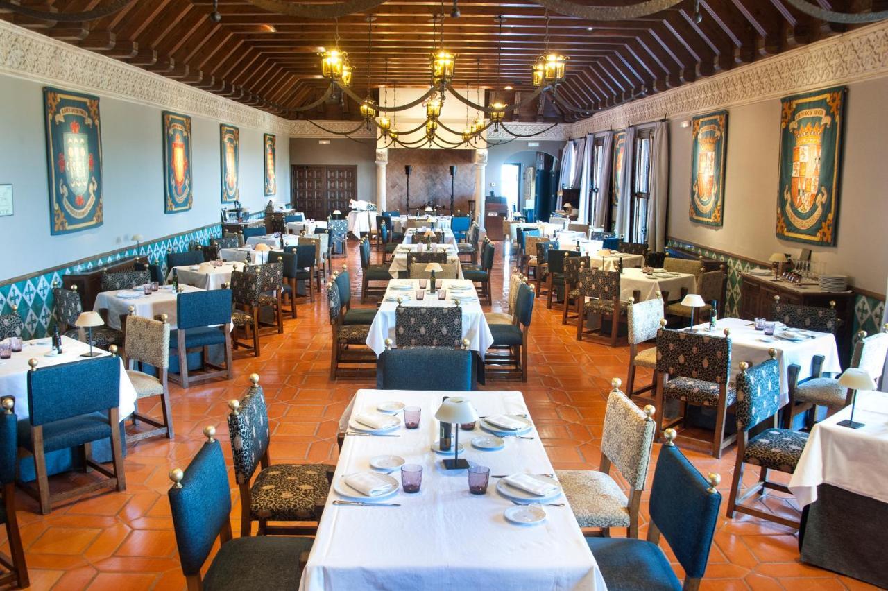 Parador De Alcaniz Exterior photo